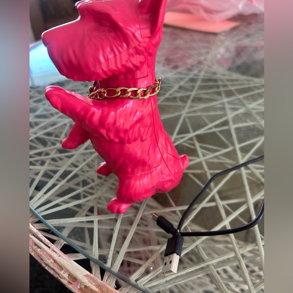 Juicy Couture x Urban Outfitters Pink Dog Bluetooth Speaker - Picture 3 of 13